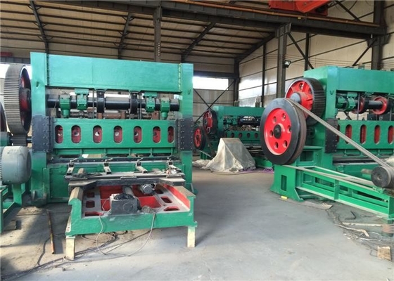 Wiele rodzajów drucianej maszyny do produkcji siatki, zielona sześciokątna siatkowa maszyna